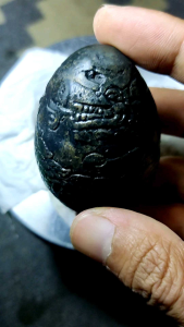 Koleksi belur baruklinting kuningan hitam