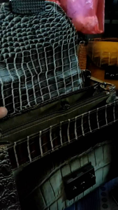 Tas Cewek Luna Kulit Croco Merauke: Desain Modern & Premium