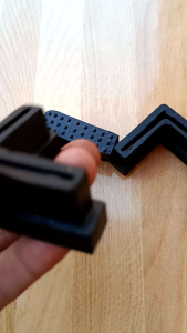 (100pcs) Karet Kaki Siku 4x4 Karet Tutup Kaki Meja Kursi Rak Besi Siku