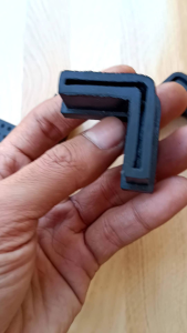 (100pcs) Karet Kaki Siku 35x35 Karet Tutup Kaki Meja Kursi Rak Besi Siku