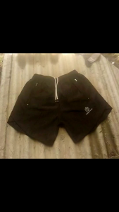 Celana Running Pendek Bahan Parasut Pria & Wanita