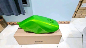 TERMURAH tangki ninja R ninja SS hijau metalik polosan original