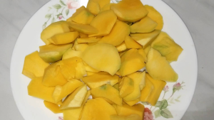 young mango fruit yellow mango apple mango fruit