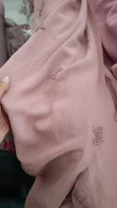 Kain Cringkle PUFF EMBROIDERY Motif Plus Satu Warna
