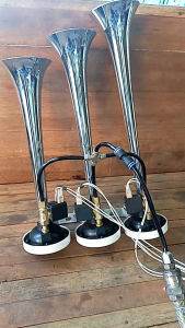 KLAKSON 3 CORONG 21 NADA BASURI 12/24V MERK AIRHORN DOLPHIN