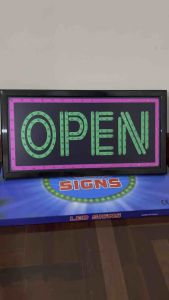 ป้ายไฟ ป้ายไฟร้าน ป้ายไฟตัวอักษร ป้ายไฟวิ่ง ป้ายไฟopen ป้ายไฟled OPENสีเขียว ขอบชมพู