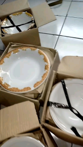 BEST SELLER: Piring Keramik Motif Mahkota Emas / Piring Mewah / Piring Berkualitas / Ukuran 23cm (1 Lusin)