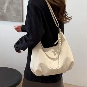 Simple Casual Large Capacity Totes Popular Commuter Bag New Daily Wear Shoulder Bag