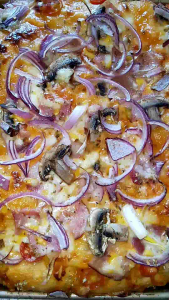 Sourdough Pizza - สแควร์พิซซ่า ผลิตจากโปรไบโอติก ใช้ยีสต์ธรรมชาติ 100% (Pizza made from probiotics)