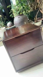 Tủ đầu giường gỗ mun có ngăn bí mật an toàn