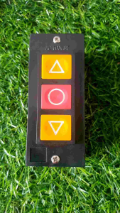 1 công tắc bấm tường cửa cuốn