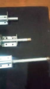 SLOT/GRENDEL BAWAH BIASA KUNINGAN BERING 60 CM PAGAR dan GEBYOK