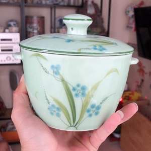Thố sứ Hoa Lan có nắp đậy ( Âu sứ ) 650ml hoạ tiết Hoa văn sắc nét