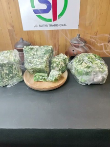 kemenyan hijau kristal asli ritual pusaka 1kg