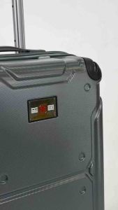 SAINT + 2009 กระเป๋าเดินทาง PC 100% รุ่น PC2501