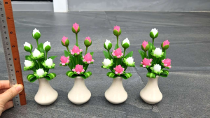 ดอกบัว แจกันดอกบัวตูม7ดอก ขนาดสูง 6 นิ้ว สำหรับไหว้ ถวายบูชาหิ้งพระ ทำจากดินปั้น