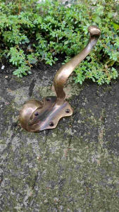 Kapstok Kuningan Antik Gantungan Baju Motif Angsa 1 Pcs