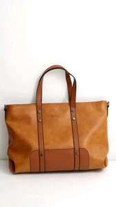 Tribhuwana Totebag: Ukuran Praktis & Bahan Berkualitas