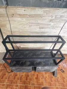 ชั้นวางต้นไม้ เหล็กฉีก งานเหล็กแท้ พ่นสีกันสนิม