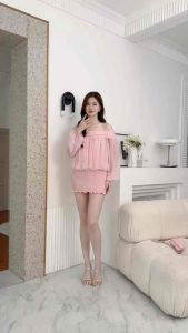 เดรสสั้นสายเดี่ยวเปิดไหล่ กระโปรงทรงสม็อก