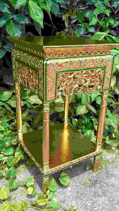 โต๊ะข้าง โต๊ะวางของ ทำจากไม้ ปิดทอง ขนาด กว้าง 40 x ยาว 40 x สูง 75 ซม.  สวยงาม สำหรับประดับตกแต่ง