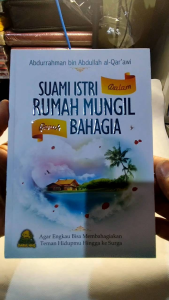 Suami Istri Dalam Rumah Mungil Penuh Bahagia DARUL HAQ