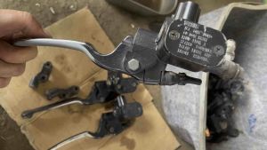 Tay Dầu Trên Nouvo4Nouvo 5 Hàng Zin Tháo Xe/ Củ Tay Thắng Dầu Nouvolx Nouvo 5 Hàng Tháo Xe Chính Hãng