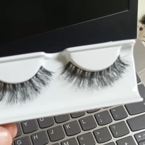 Bulu Mata Palsu: Aksesoris Penampilan yang Meningkatkan Penampilan Mata