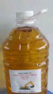 nhớt lẻ bình pet 5 lít: nhớt thủy lực vg 32 hay dầu thủy lực vg 32 - màu sáng phù hợp với các hệ thống thủy lực của các máy ép nhựa ...giá cả phù hợp hàng đạt chất lượng hàng việt nam chất lượng cao để châm bổ sung