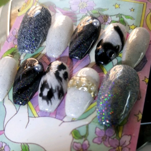 เล็บปลอมเจล เล็บเจลปลอม เล็บเจลขาวดำ