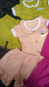 Little Q - Setelan Baju Pendek dan Celana Pendek Bis Rampel Polos Usia 0-12 Bulan