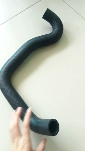 SELANG RADIATOR MOBIL TOYOTA INOVA BENSIN BAWAH HARGA 1 PCS