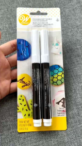 Wilton FoodWriter Edible Color Markers 🌈 2 ด้าม ปากกากินได้ 🌈 ปากกาเขียนขนม 🌈 วิลตัน 💯% จาก USA 🇺🇸