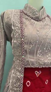 Kebaya Muslim: Kebaya Wisuda Furing & Kutubaru Mutiara\\n\\n Apa Itu Kebaya Muslim?\\n\\nKebaya Muslim adalah pakaian tradisional Indonesia yang telah dimodifikasi untuk memenuhi kebutuhan dan preferensi umat Muslim. Dengan desain modern dan bahan berkualitas tinggi, kebaya Muslim menjadi pilihan populer bagi wanita Muslim di Indonesia dan di seluruh dunia.\\n\\n Kebaya Desain Modern\\n\\nKebaya desain modern menggabungkan elemen tradisional dengan sentuhan kontemporer, menciptakan pakaian yang elegan dan berkelas. Dengan berbagai warna dan pola yang menarik, kebaya desain modern dapat dipadu padankan dengan berbagai pakaian lainnya.\\n\\n Kebaya Untuk Acara Formal\\n\\nKebaya untuk acara formal adalah pilihan yang tepat untuk berbagai acara penting seperti pernikahan, resepsi, dan wisuda. Dengan desain yang elegan dan bahan berkualitas tinggi, kebaya untuk acara formal dapat membuat Anda terlihat menawan dan percaya diri.\\n\\n Kebaya Wisuda Anak Muda\\n\\nWisuda adalah momen penting dalam hidup seorang mahasiswa, dan memilih kebaya yang tepat untuk acara tersebut sangatlah penting. Berikut ini adalah beberapa jenis kebaya wisuda anak muda yang populer di Indonesia.\\n\\n Kebaya Furing\\n\\nKebaya furing adalah pilihan yang ideal untuk acara wisuda anak muda. Dengan desain yang elegan dan bahan berkualitas tinggi, kebaya furing dapat membuat Anda terlihat menawan dan percaya diri saat menghadiri acara wisuda.\\n\\n Kutubaru Furing\\n\\nKutubaru furing adalah pilihan lain yang populer untuk acara wisuda anak muda. Dengan desain yang unik dan bahan berkualitas tinggi, kutubaru furing dapat membuat Anda terlihat menawan dan percaya diri saat menghadiri acara wisuda.\\n\\n Kutubaru Mutiara\\n\\nKutubaru mutiara adalah jenis kebaya Muslim yang populer di Indonesia. Dengan desain yang elegan dan bahan berkualitas tinggi, kutubaru mutiara dapat membuat Anda terlihat menawan dan percaya diri dalam berbagai acara.\\n\\n Kebaya Kutubaru Mutiara\\n\\nKebaya kutubaru mutiara adalah pilihan yang ideal untuk acara formal seperti pernikahan, resepsi, dan wisuda. Dengan desain yang elegan dan bahan berkualitas tinggi, kebaya kutubaru mutiara dapat membuat Anda terlihat menawan dan percaya diri saat menghadiri acara tersebut.\\n\\n Bagaimana Memilih Kebaya Muslim yang Tepat?\\n\\nMemilih kebaya Muslim yang tepat membutuhkan pertimbangan beberapa faktor penting, seperti desain, bahan, warna, dan ukuran. Berikut ini adalah beberapa tips yang dapat membantu Anda memilih kebaya Muslim yang tepat.\\n\\n- Pertimbangkan acara apa yang akan Anda hadiri dan pilih kebaya yang sesuai dengan acara tersebut.\\n- Pilih bahan yang berkualitas tinggi dan nyaman dipakai.\\n- Pilih warna yang cocok dengan warna kulit Anda dan sesuai dengan acara yang akan Anda hadiri.\\n- Pastikan ukuran kebaya yang Anda pilih sesuai dengan tubuh Anda.\\n\\nDengan mempertimbangkan faktor-faktor ini, Anda dapat memilih kebaya Muslim yang tepat untuk acara Anda dan tampil menawan serta percaya diri.\n}