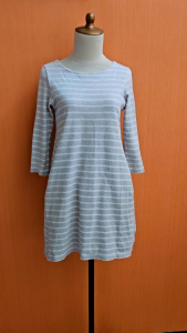 mini dress wanita abu muda motif salur putih UNIQLO cewek M kantong kiri kanan