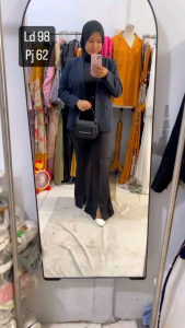 Blezer Thruft Navy Garis: Pilihan Tepat untuk Acara Formal