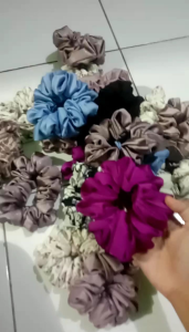 Harga Scrunchie Rambut & Desain Unik