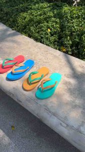 จัดส่งผ้าตรามาดาว รองเท้า กันน้ำ ทนทาน ของแท้จากโรงงานรุ่นcolorful มีไซซ์ 19 สี