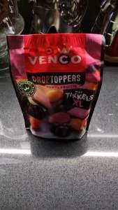 Venco Drop Toppers Sweet & Fruity Soft Licorice Candy with XL Crunchy Coating 225g [Direct Import from The Netherlands]
