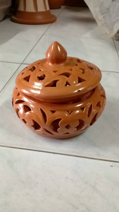 กล่องยากันยุง ลวดลายสวยงาม ใช้ใส่สิ่งของ ต่าง ต่างได้ ทำจากดินเหนียวแท้ รับประกันความเสียหายระหว่างขนส่ง