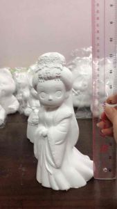 Tượng thạch cao tô màu hình Công chúa cổ trang.