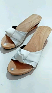 kelom wedges natural 5 cm / sandal kelom geulis wedges / wedges sandal / sandal wanita wedges / sandal wedges