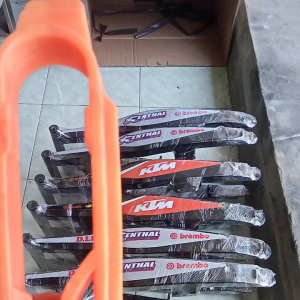 Karet Swing Arm Model KTM: Pilihan Aksesoris Motor Berkualitas