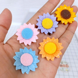 5 colors/set 彩色向日葵🌻花朵树脂配件 自制奶油胶手机壳发夹钥匙扣车挂笔盒洞洞鞋 手工饰品材料 Sunflower Resin Charm Cream Glue Diy Phone Casing Keychain Guka Hairclip DC1112