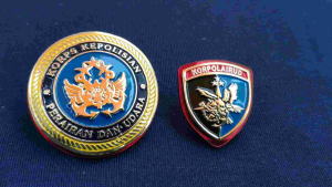 Roda Polairud Pin Korpolairud: Aksesoris Kendaraan Polisi