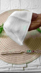 Souvenir Haji & Umroh: Pecic Rajut, Tasbih & Tas Souvenir Spunbound Ukuran 20x20cm