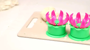 CETAKAN KUE BAKPAW BENTUK BUNGA LOTUS BAHAN PLASTIK MUDAH DIGUNAKAN RAMAH LINGKUNGAN - MURAH TERBARU