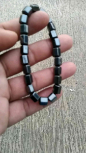 Gelang Batu Magnet: Terapi Biomagnet & Kesehatan