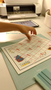 Avery Self Adhesive Laminating Sheets 9 x 12 Inches FLEXIBLE suitable for STICKERS (no laminator machine required)