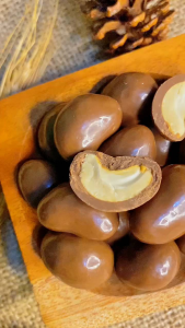 Terlaris Delfi Almond/Mede Coklat Graman/1kg Coklat premium dengan rasa yang khas dan lezat
